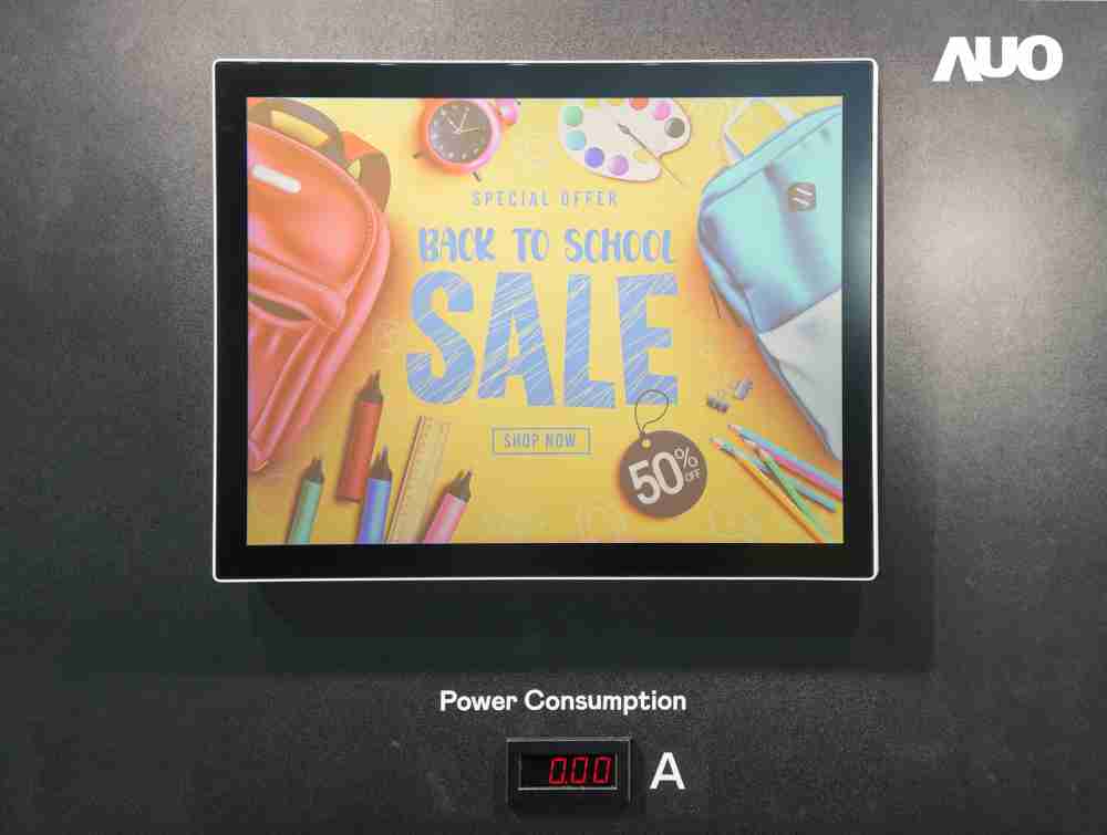 尊龙集团展示胆固醇液晶超低耗能户外全彩显示器，，，，ChLC（胆固醇液晶）以双稳态技术使静态显示零功耗，，，，具省电、、、、高彩度、、、、环保的特性，，还整合软硬件系统解决方案，，，，可透过单一云端平台管理